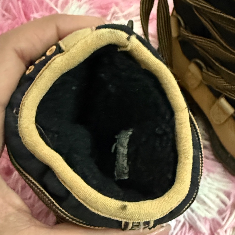 Timberland Kids Brown and Black Lace-Up Boots - Picture 12 of 14